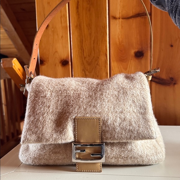 RARE Wool Fendi Mama Baguette - Picture 2 of 12